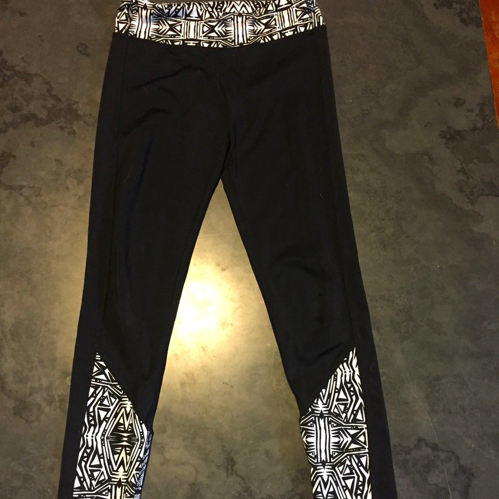 Athletic black with pattern  leggings